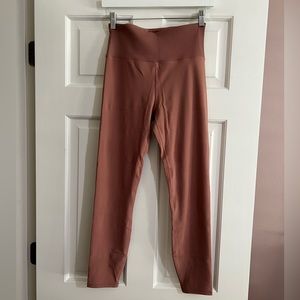 Vuori High Waisted Leggings - Never Worn